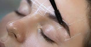 Diseño de Cejas